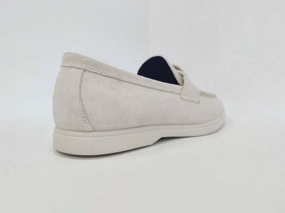 #color_off-white